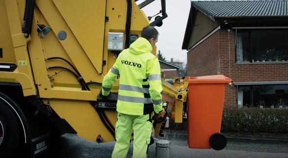 Volvo тестує безпілотний сміттєвоз