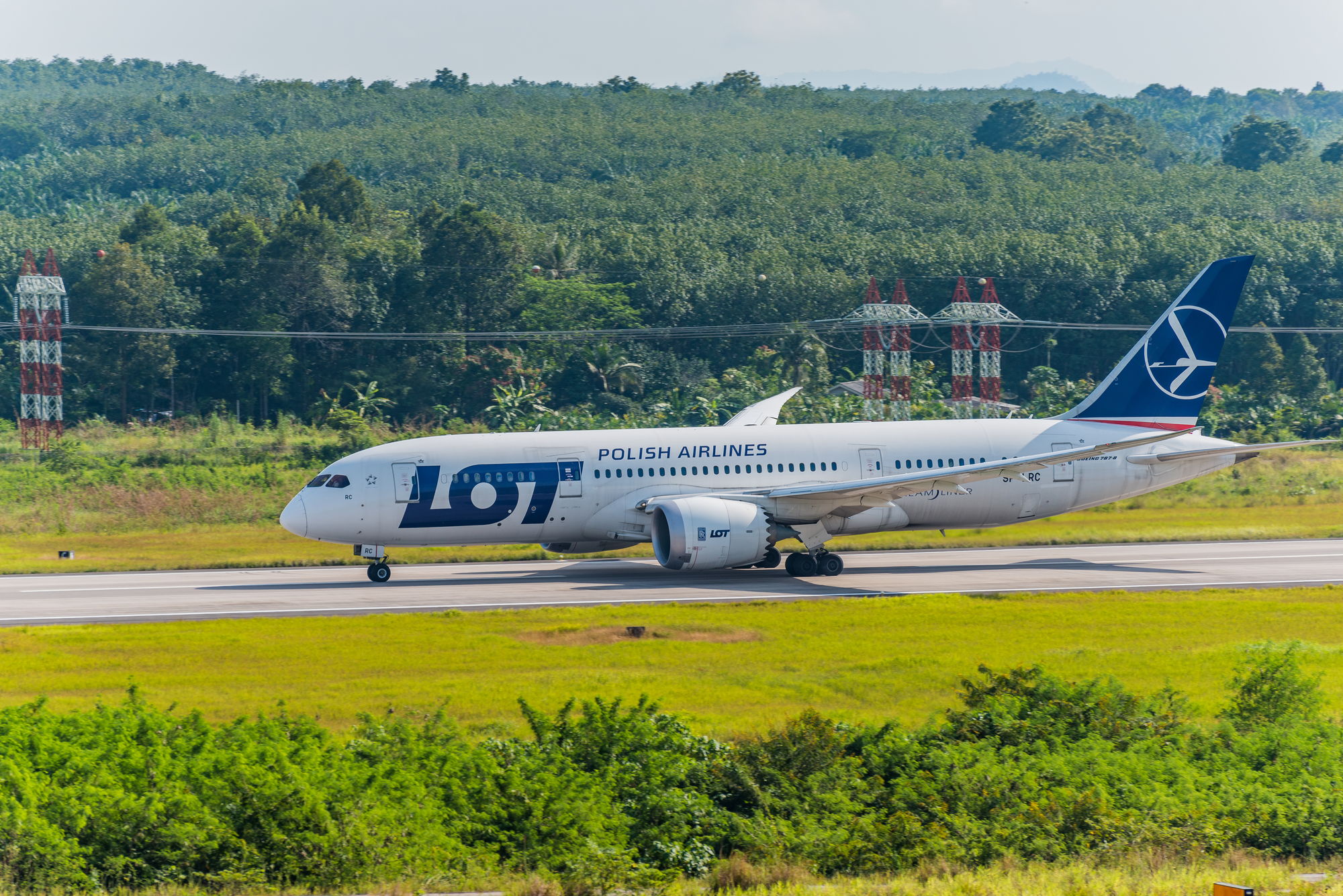 LOT Polish Airlines запускає новий рейс в Україну