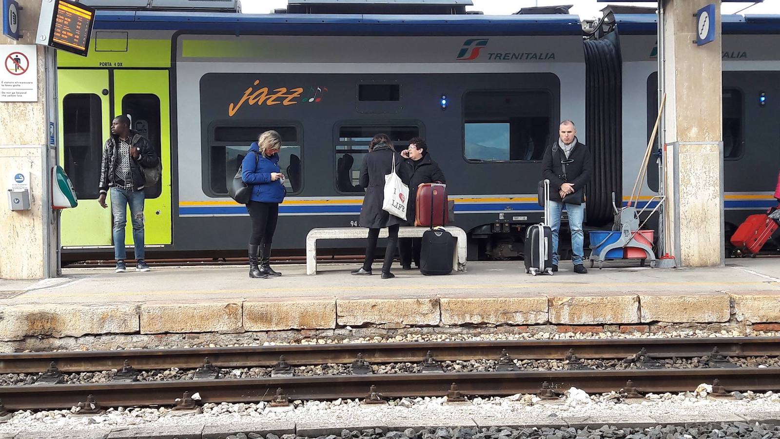 Національне сполучення в Італії, або Чи може потяг обігнати літак?