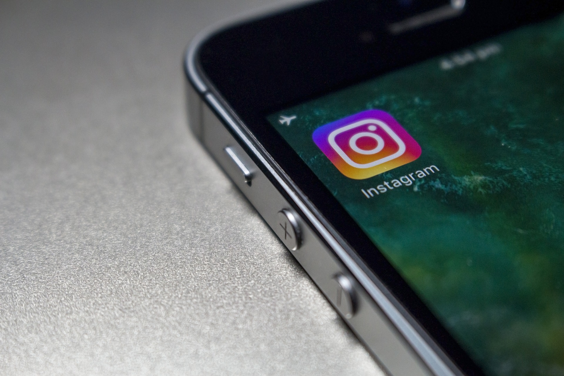 Instagram запустила текстові розповіді в розділі Stories