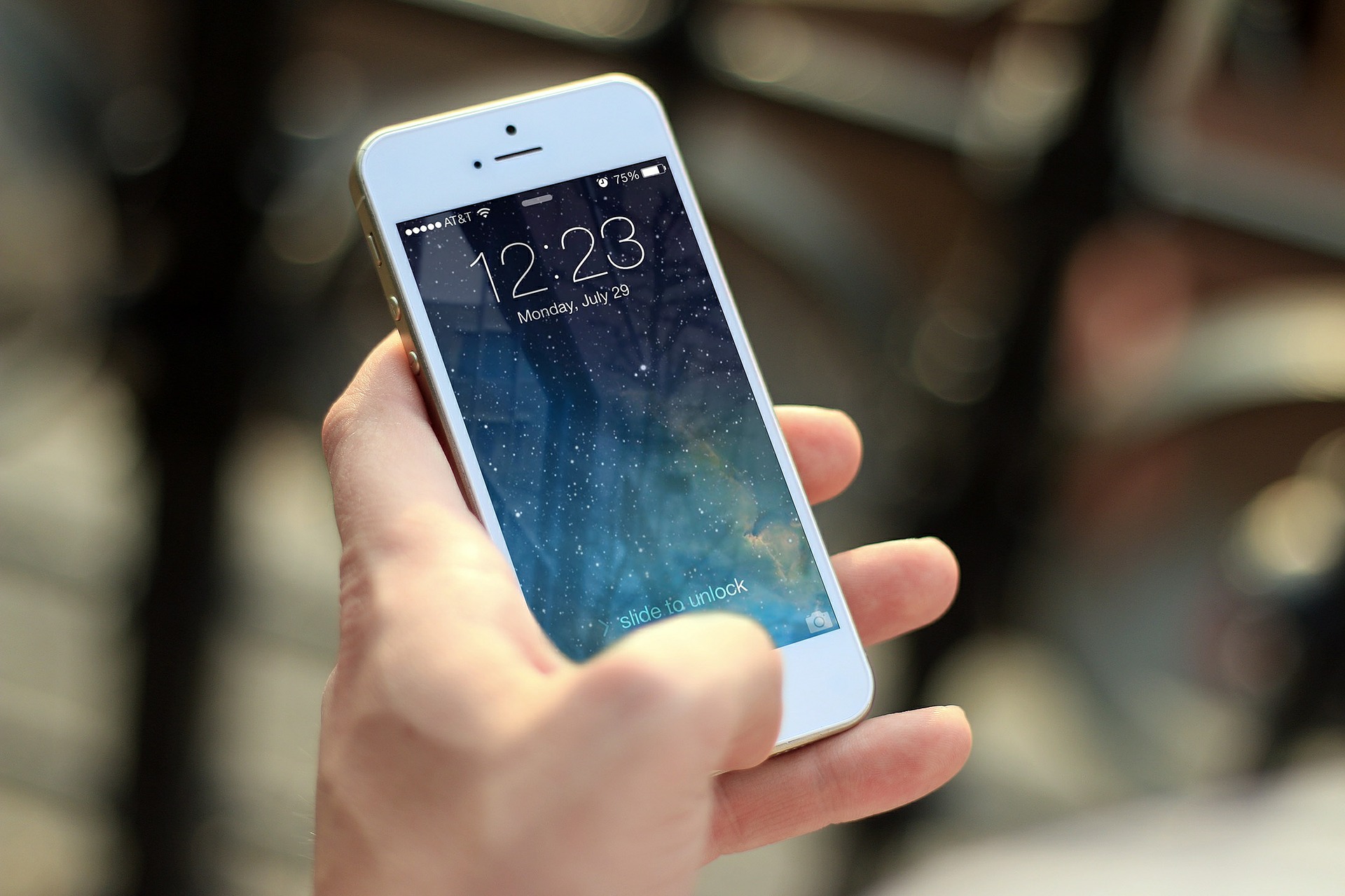 Vlasnyky iPhone zmožuť vymykaty avtospoviľnennja smartfoniv
