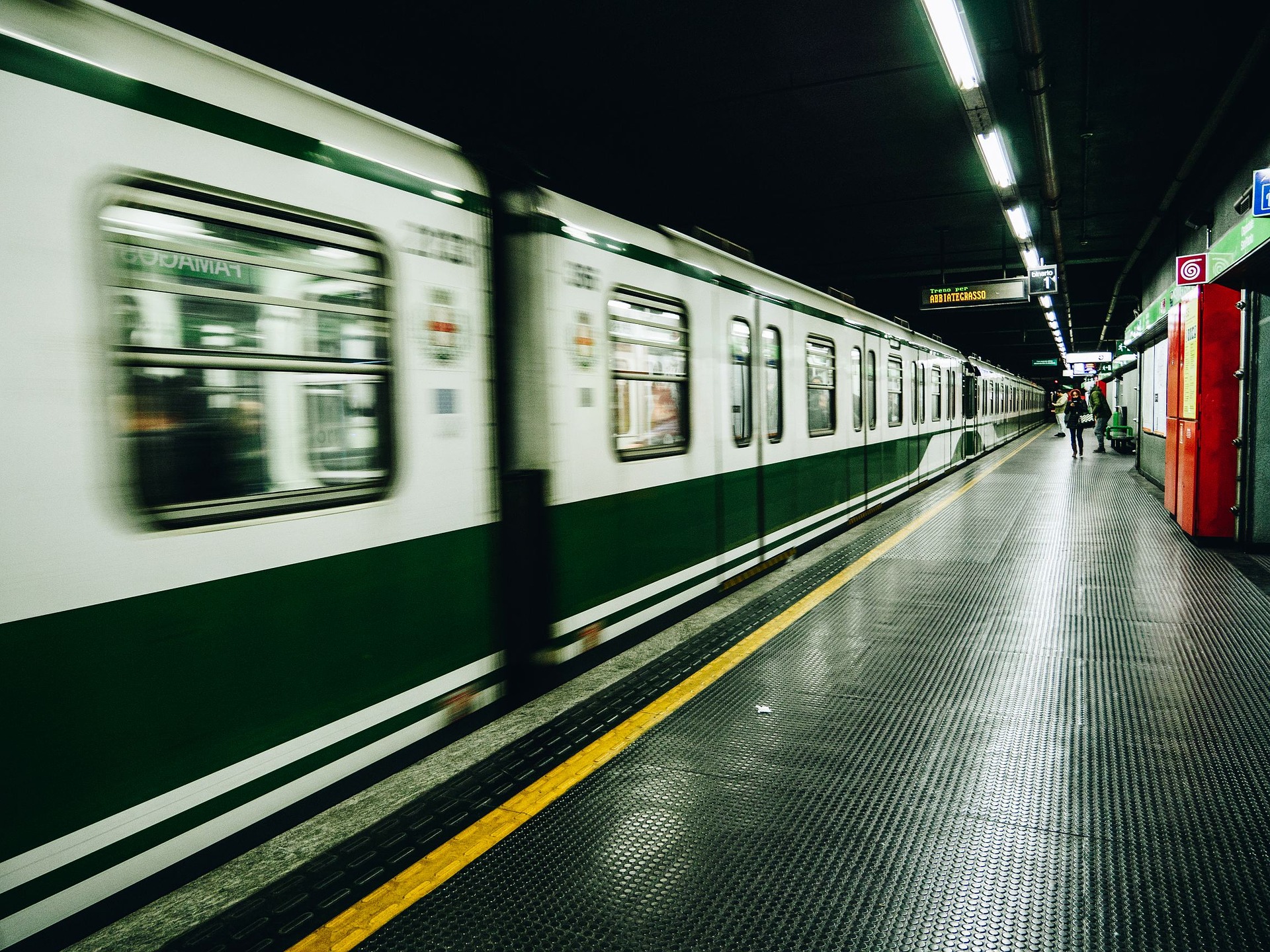 Kyjany oplačuvatymuť proїzd u metro viršamy Ševčenka