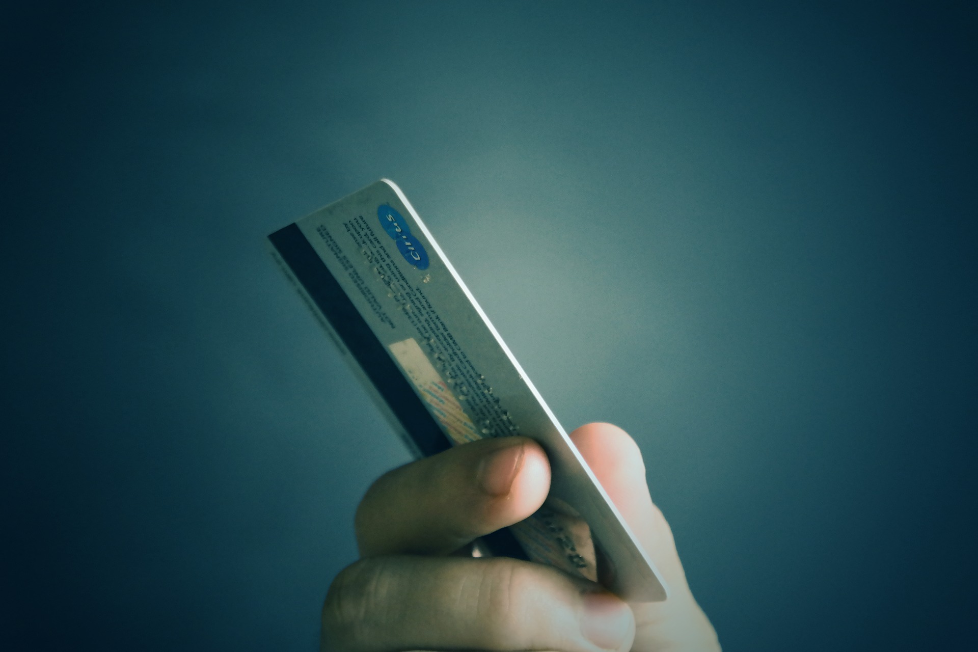 Нацбанк дозволить українцям відмовитися від платіжних карток