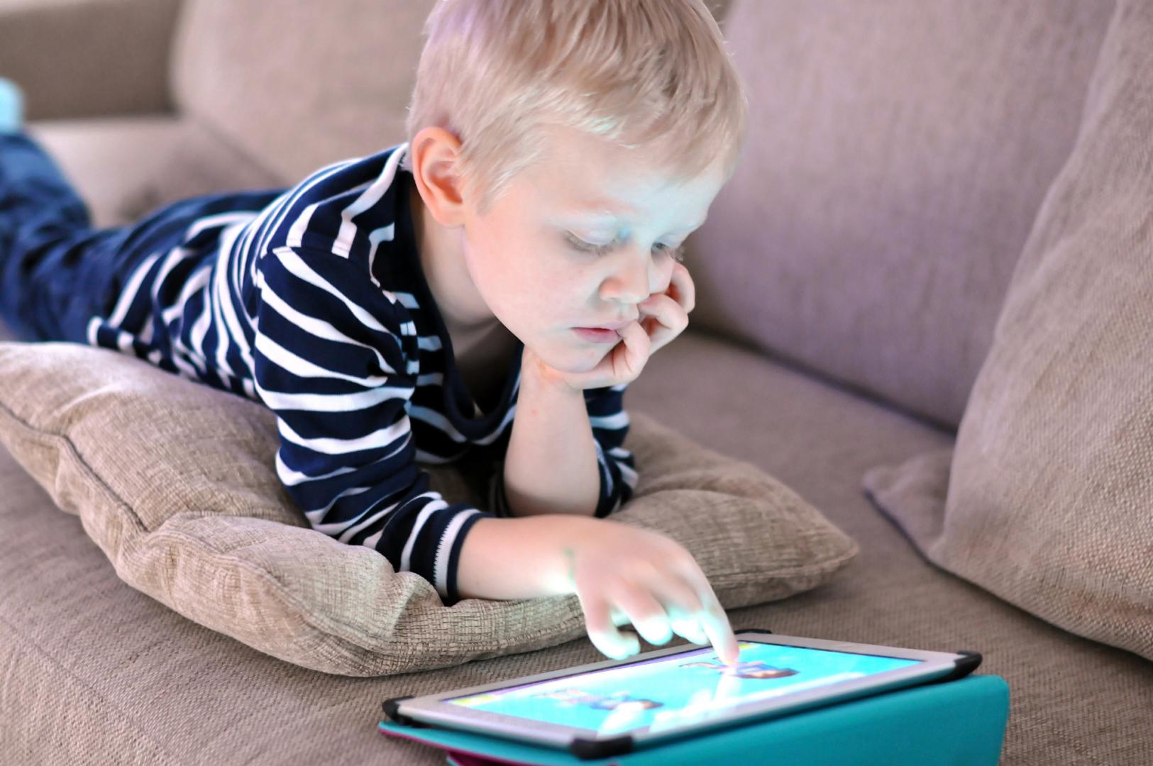 7 корисних програм, що зроблять смартфон вашої дитини безпечнішим