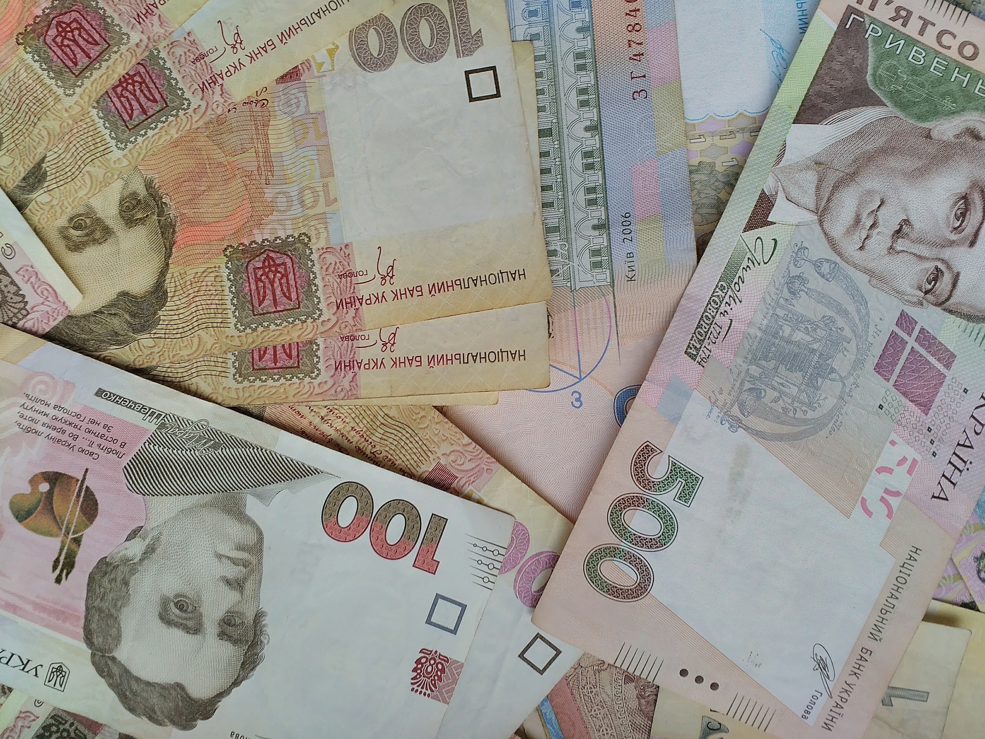 Україна вперше випустить єврооблігації в національній валюті
