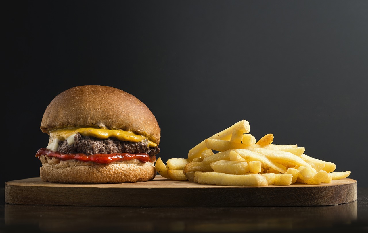 🍔 McDonald’s вироблятиме бургери з веганського м‘яса