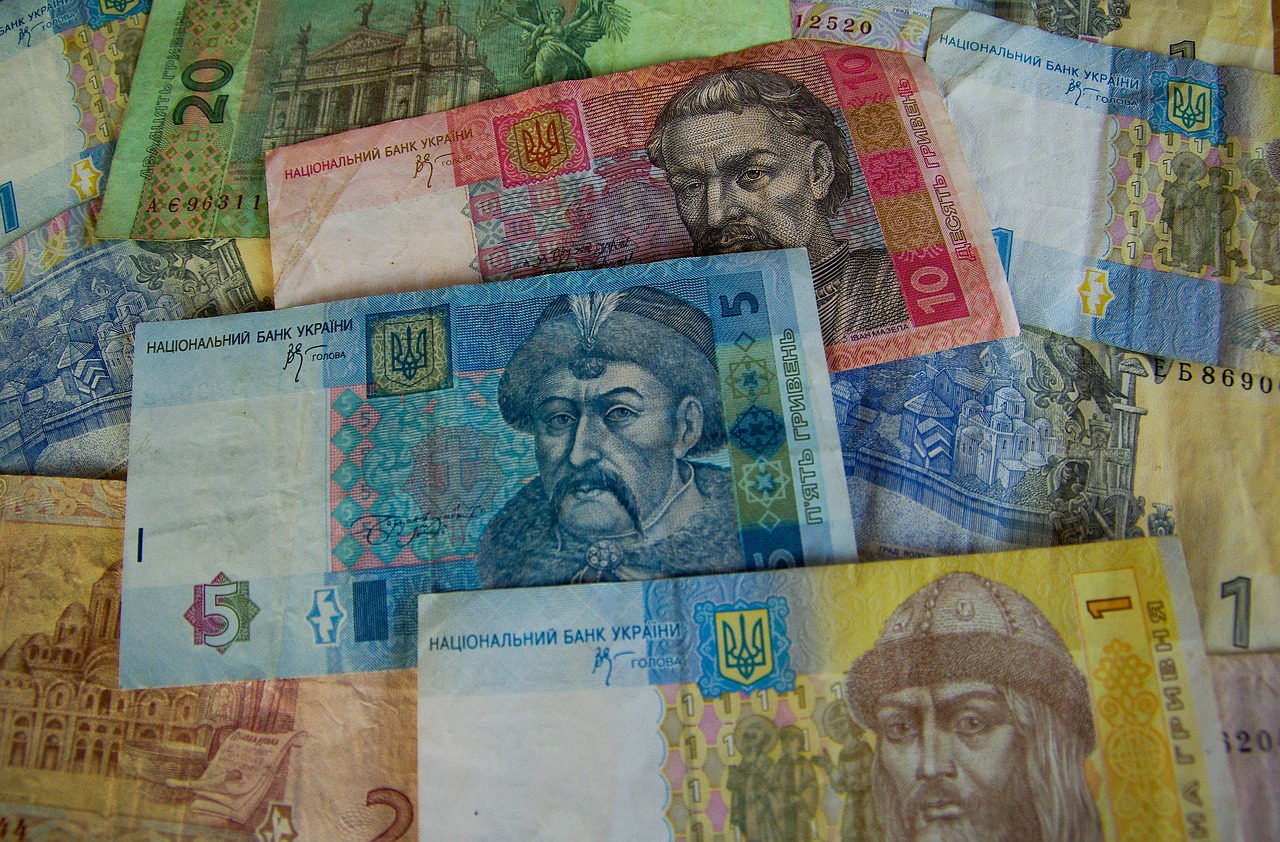 Паперові банкноти від 1 до 10 грн більше не випускатимуть