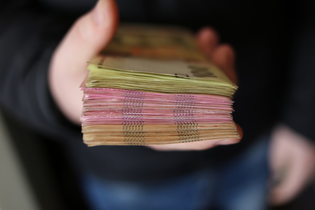 💸 Мінекономіки планує щороку підвищувати зарплати на 2000 грн