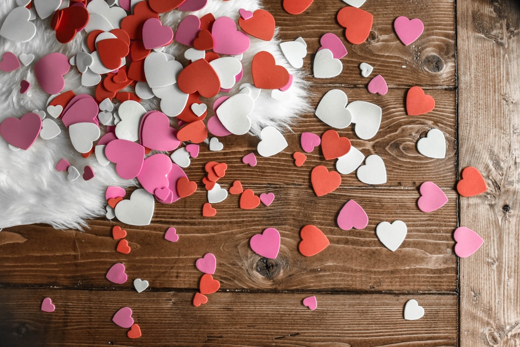 💕 Що подарувати на День Закоханих: підбірка подарунків для коханих