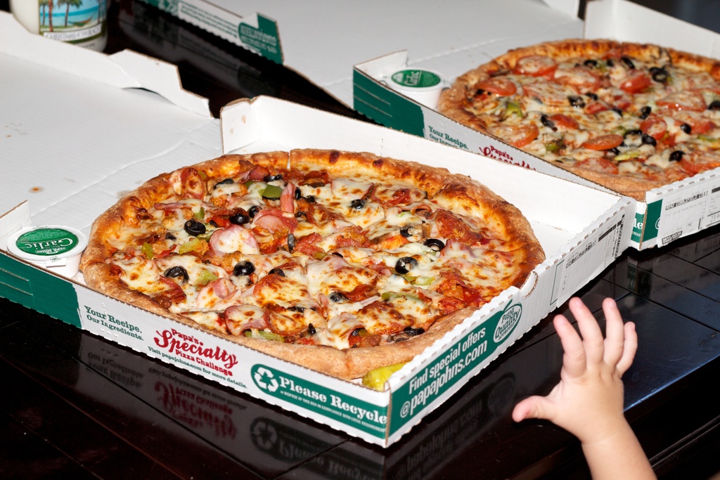🍕 Сьогодні Bitcoin Pizza Day — 11 років тому хлопець придбав дві піци за 10 000 біткоїнів