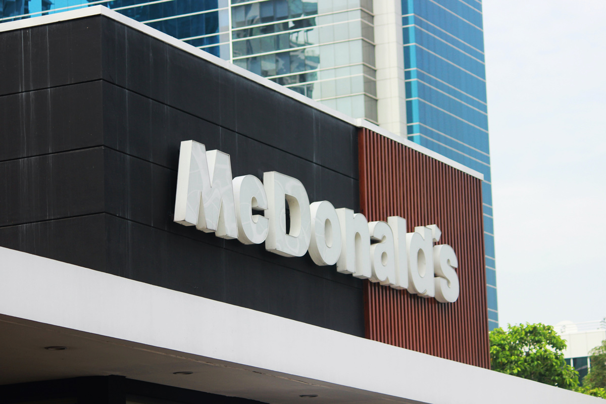 🍔 McDonalds запускає доставку через Raketa