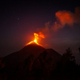 🌋 V Islandiї prodajuť dijučyj vulkan