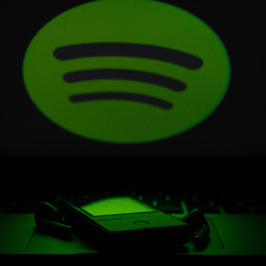 🤔 Spotify dodaje avtomatyčni trasnkrypciї ta opysy zmistu do podkastiv