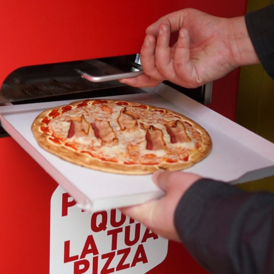 🍕 У Римі встановили вуличний автомат з продажу піци