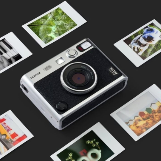 📸 Fujifilm анонсувала нову цифрову камеру з плівкою — моментальний друк фото