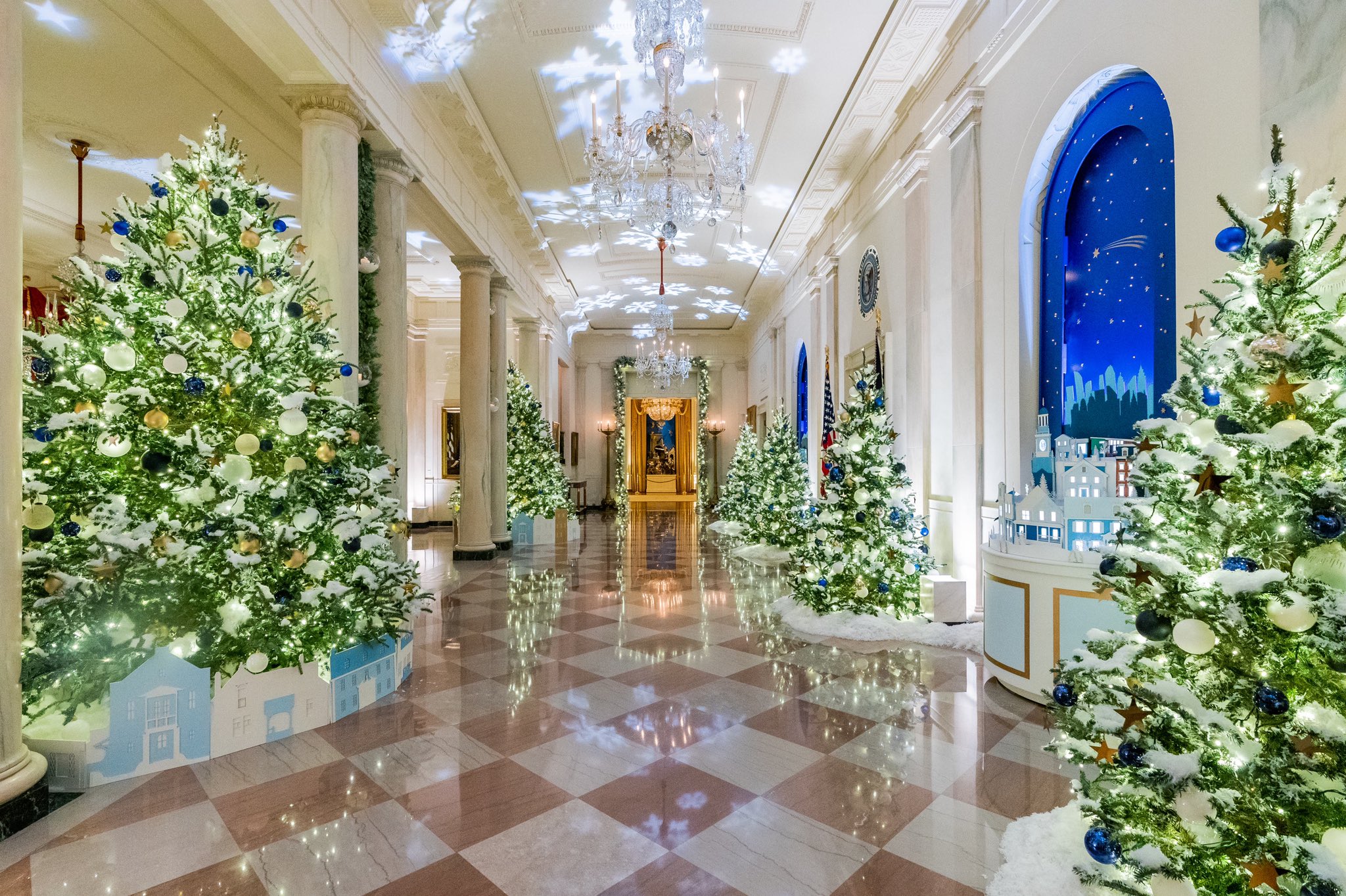 🎄 Створили віртуальні тури Білим Домом, прикрашеним до Різдва 