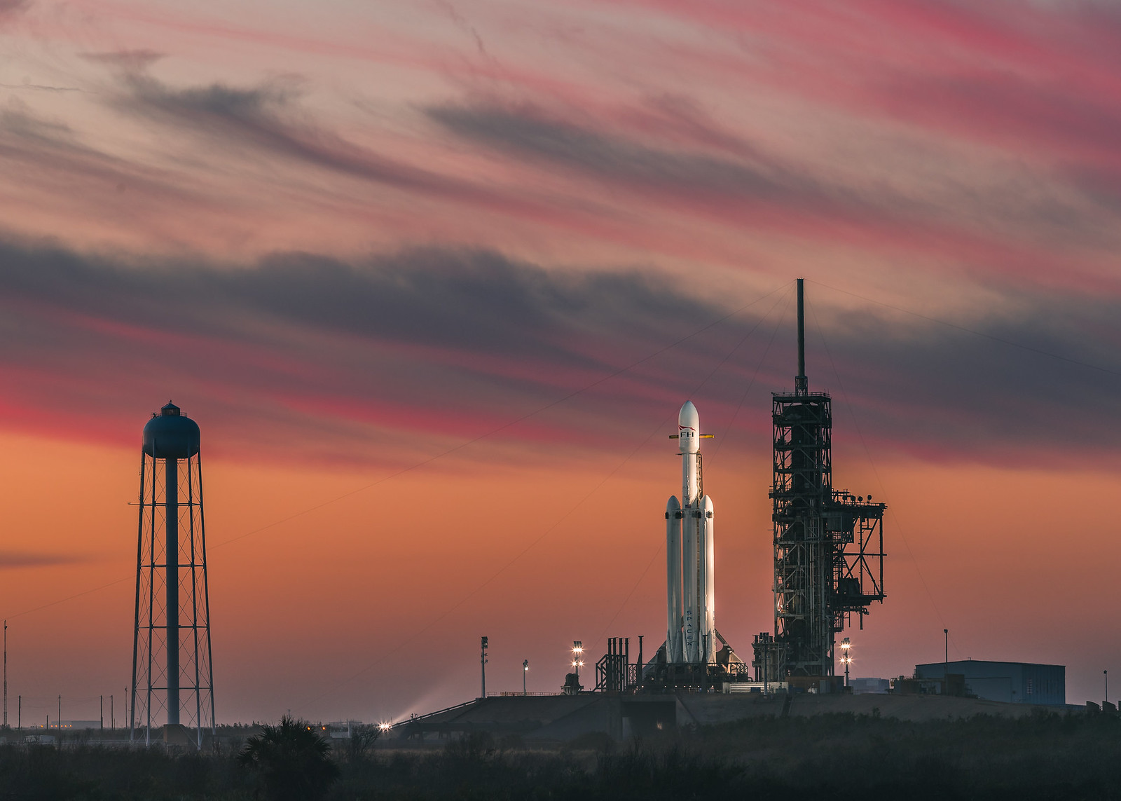 🚀 Doslidžennja: raketa SpaceX navesni zitkneťsja z Misjacem