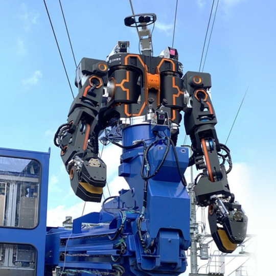 🤖 У Японії розробляють величезного робот-гуманоїда для роботи на залізниці 