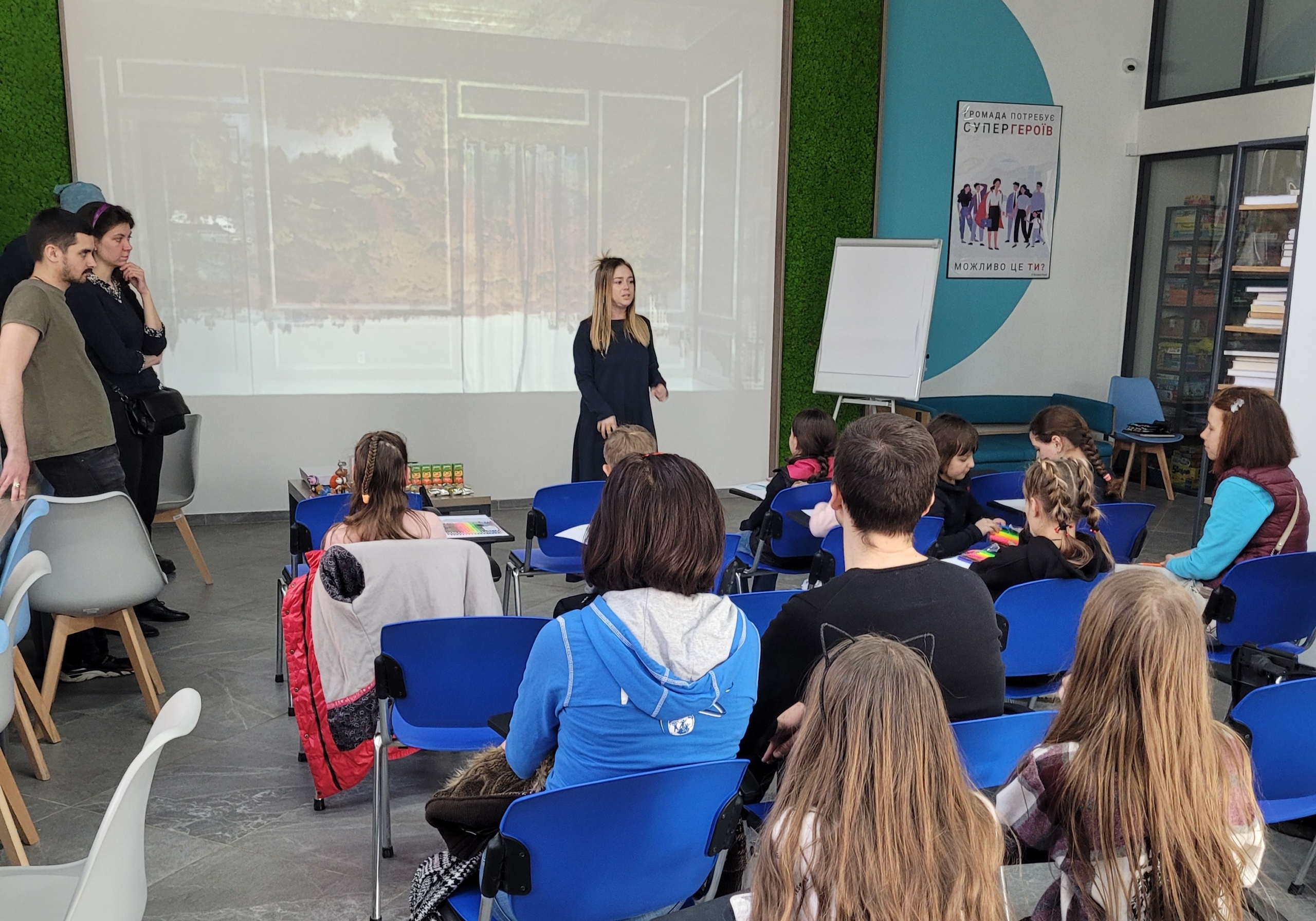 👫 У Києві за підтримки ЮНІСЕФ волонтери проводитимуть творчі заняття для дітей та підлітків  