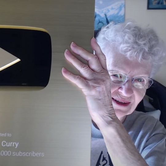 👵🏼 85-rična blogerka u Skyrim otrymala biľše miľjona pidpysnykiv na YouTube