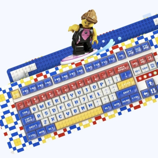 ⌨️ Винайшли клавіатуру, яку можна всіляко кастомізувати за допомогою кубиків LEGO