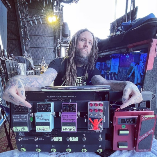 👀 Гітарист гурту Korn відкрив власний центр психічного здоров'я
