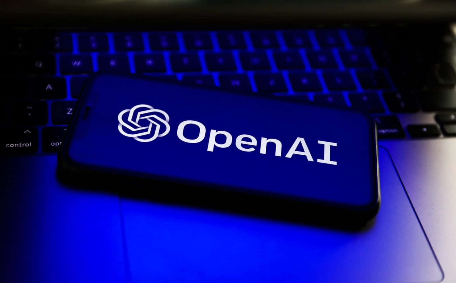🙃 Офіційно: Сем Альтман повернувся в OpenAI з Microsoft у раді директорів