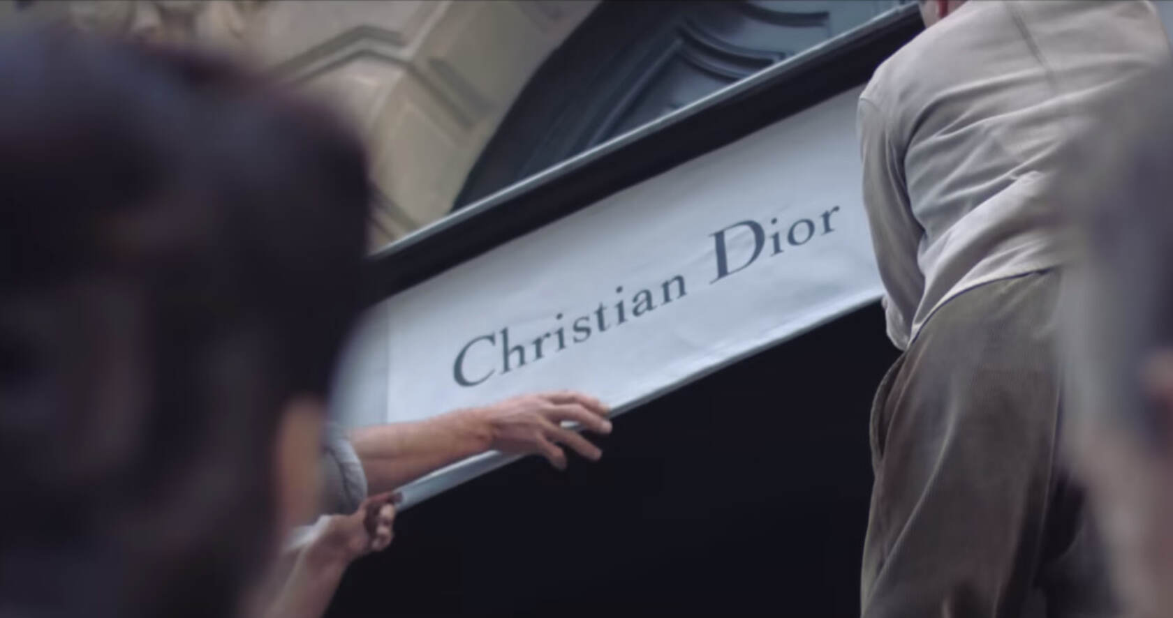 🎥 Apple TV+ представив трейлер серіалу про Крістіана Діора та Коко Шанель