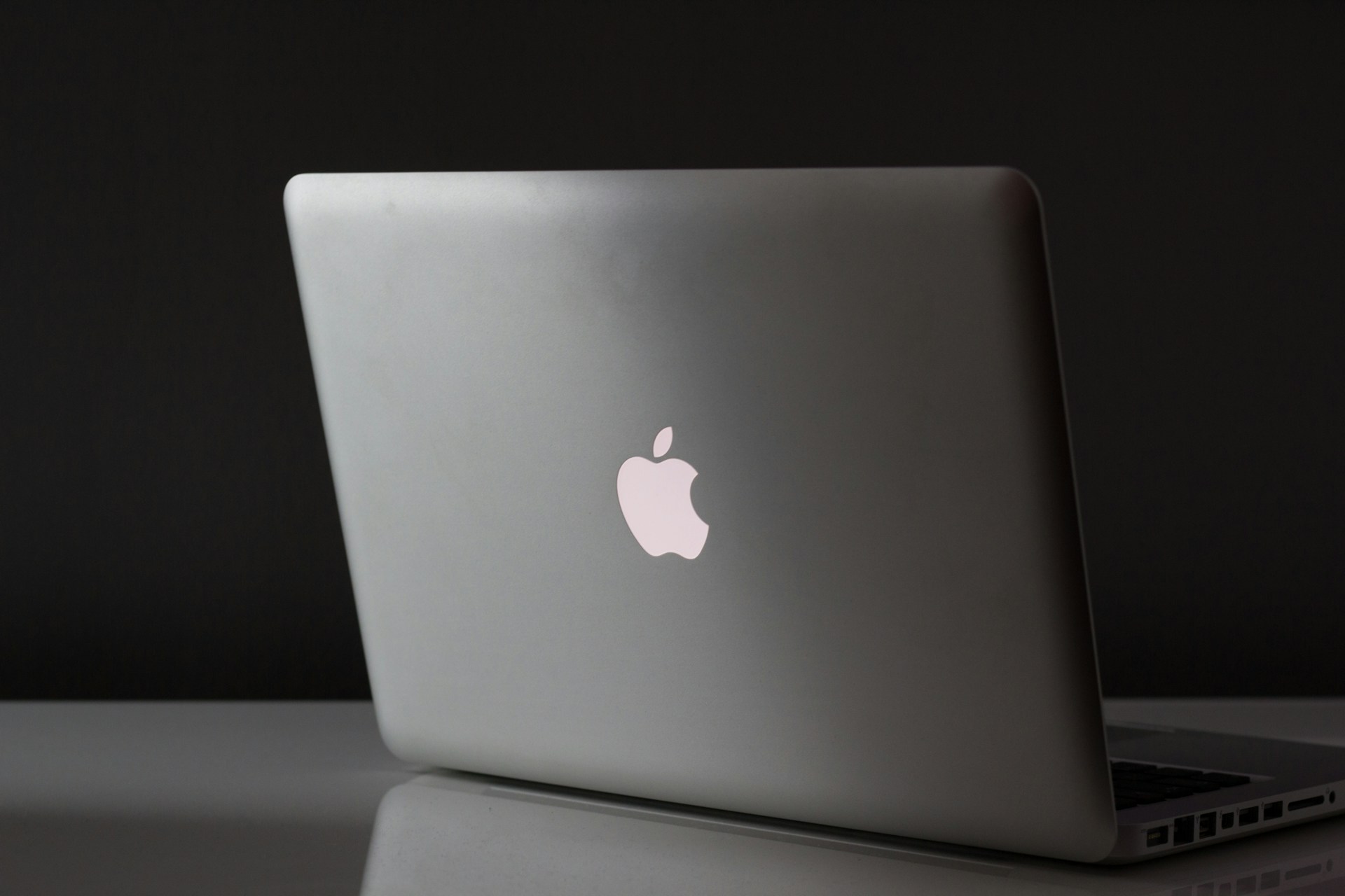 😥 У чипах Apple серії М знайшли невиправну вразливість, який загрожує кібербезпеці