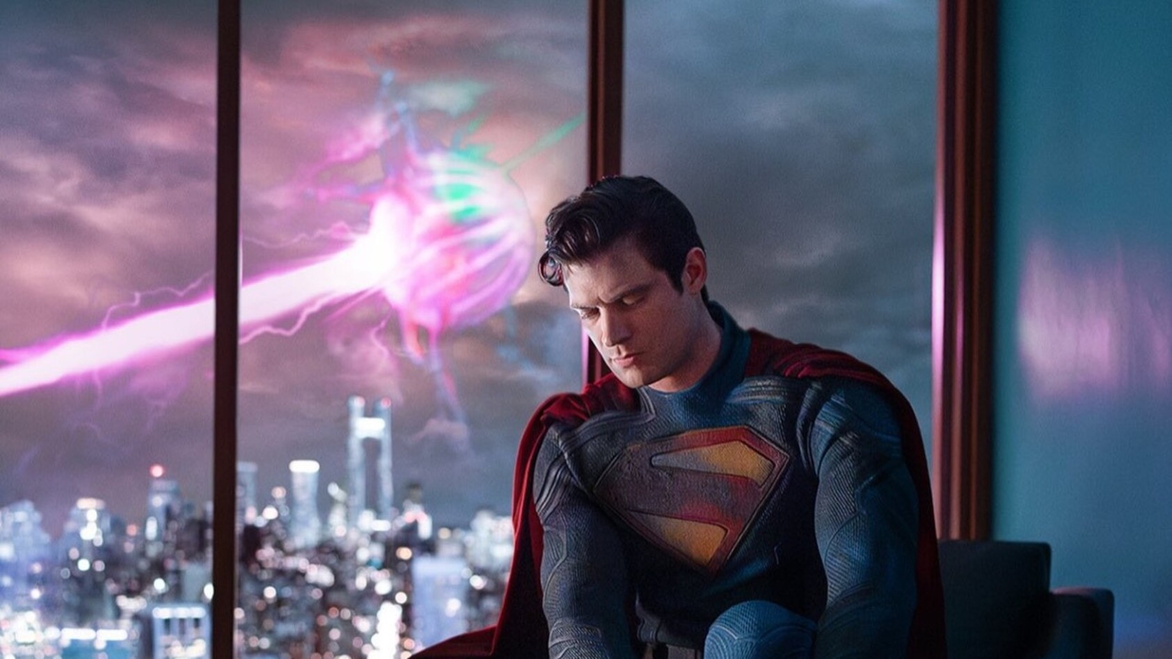 🦸‍♂️ Джеймс Ганн представив перше фото Девіда Коренсвета у костюмі Супермена