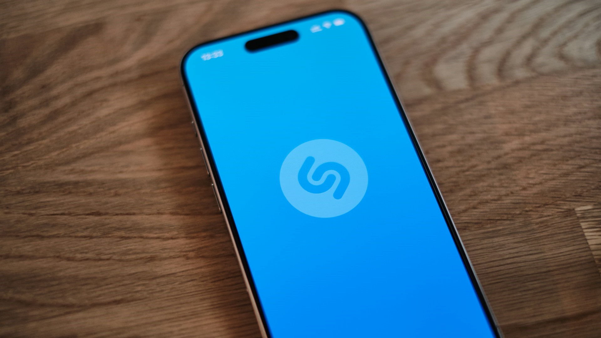 🎧 Shazam розпізнав 100 мільярдів пісень з моменту запуску