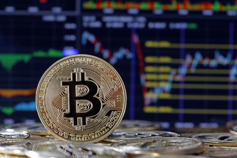 Біткоїн не може пробити $95 тисяч: що буде далі